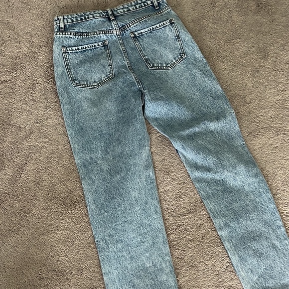 Ripped Mom fit jeans - Picture 2 of 3